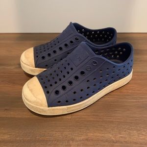 Native kids shoes size 9C